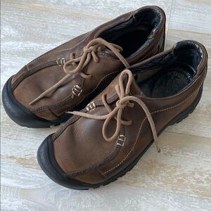 Keen Brown and Black Slip-On Loafers with Moc-Toe Stitching